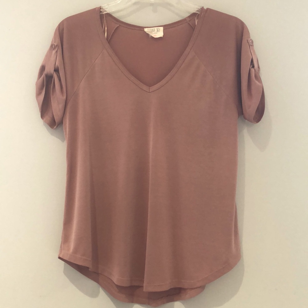 V-neck tunic, embellished short sleeves. Size XS